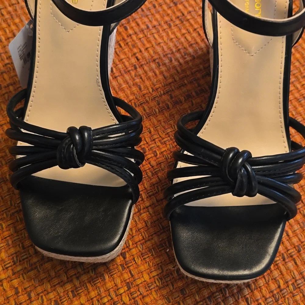LIZ CLAIBORNE WOMEN'S BLACK WEDGE SUMMER MEMORY FOAM HEELSS SIZE 6.5